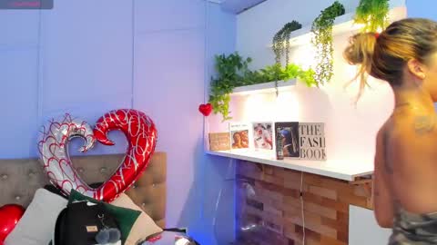 Snapshot of georgina_coule chatting on February 17, 2025, 12:16 pm Georgina Coule online show from February 17, 2025, 12:16 pm