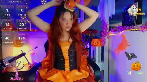 georgina_moschino online show from October 31, 2025, 10:55 pm