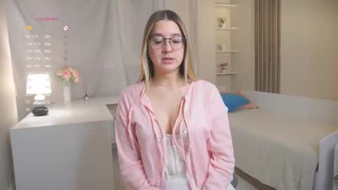 My name is Kelly online show from December 4, 2025, 3:16 am