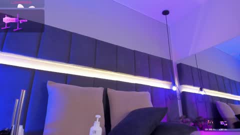 Kendal  online show from December 3, 2024, 11:13 pm