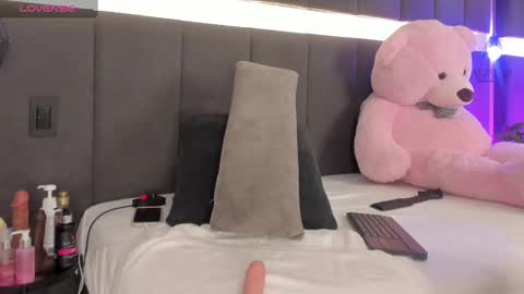 Kendal  online show from March 10, 2025, 11:49 pm