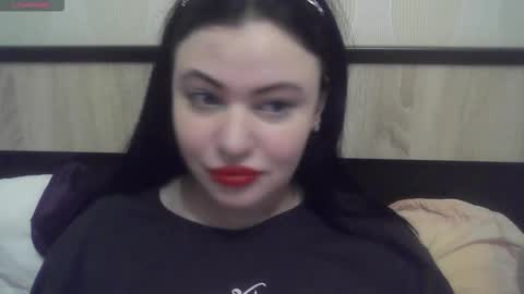 Eva online show from November 9, 2025, 1:20 pm