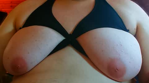 germanfatfemboy online show from September 9, 2025, 1:43 pm