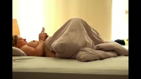 Snapshot of germanhotmilf chatting on December 16, 2024, 10:56 pm Anni online show from December 16, 2024, 10:56 pm