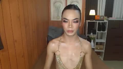 Sidneymorens online show from October 13, 2025, 10:48 am