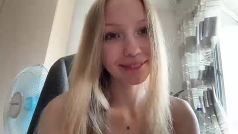 Snapshot of gertrudeuran chatting on July 24, 2026, 7:28 am Sophie online show from July 24, 2026, 7:28 am