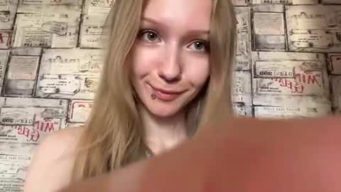 Snapshot of gertrudeuran chatting on July 29, 2026, 5:16 am Sophie online show from July 29, 2026, 5:16 am