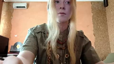 Kate online show from April 14, 2026, 11:33 pm
