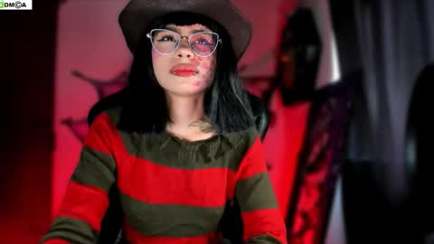 Sara online show from October 3, 2025, 6:38 pm