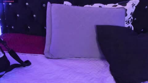 Allison  online show from November 20, 2025, 2:06 pm