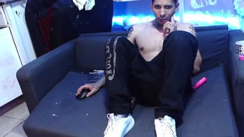 ghxstface23 online show from April 13, 2026, 10:32 am