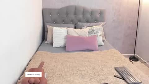 Gia online show from February 16, 2026, 4:03 pm