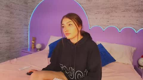 Gia online show from March 12, 2026, 7:31 pm