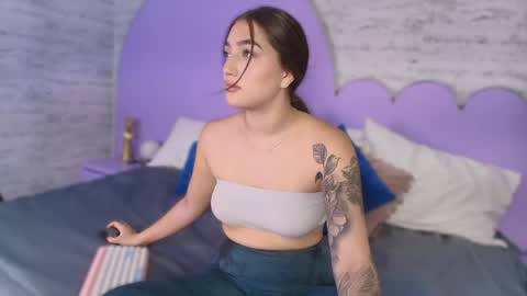 Snapshot of giaa_ross chatting on April 22, 2026, 7:37 pm Gia online show from April 22, 2026, 7:37 pm