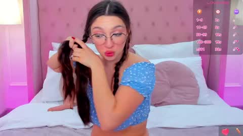 Gia online show from March 4, 2025, 2:21 pm