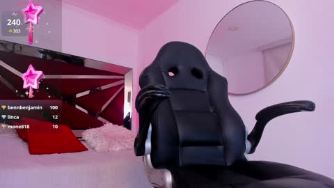 Gia  online show from December 13, 2024, 2:54 am