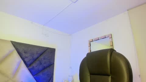 Snapshot of giafu chatting on June 22, 2026, 12:24 am Gia online show from June 22, 2026, 12:24 am