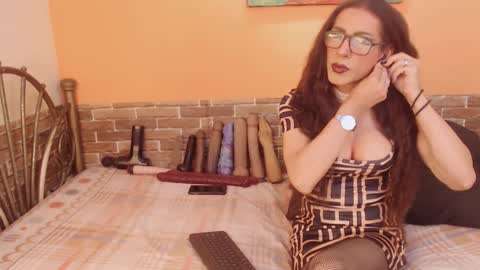 Snapshot of gianina_cd chatting on January 17, 2025, 1:36 am Gianina online show from January 17, 2025, 1:36 am