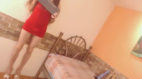 Snapshot of gianina_cd chatting on February 3, 2025, 10:43 pm Gianina online show from February 3, 2025, 10:43 pm