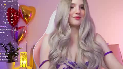 Snapshot of giannagem chatting on February 16, 2025, 12:19 am Roxy online show from February 16, 2025, 12:19 am