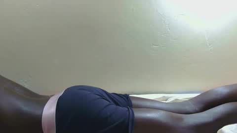 Snapshot of giant_couple chatting on February 10, 2026, 1:43 am giant_couple online show from February 10, 2026, 1:43 am