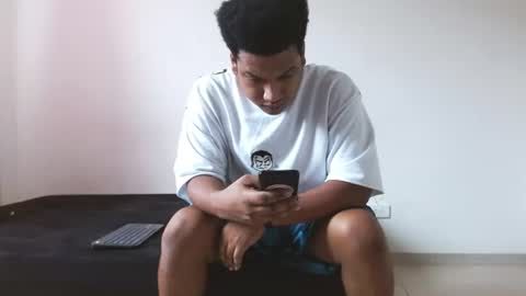 Snapshot of giant_feet chatting on June 25, 2026, 12:42 pm BOSS online show from June 25, 2026, 12:42 pm