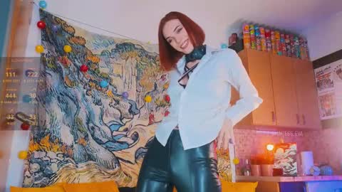 Snapshot of giantess_eva chatting on March 9, 2025, 12:21 am Eva online show from March 9, 2025, 12:21 am