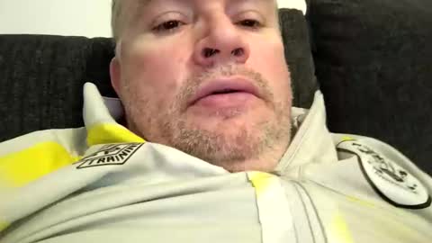 giddyup222222 online show from March 5, 2025, 1:06 pm
