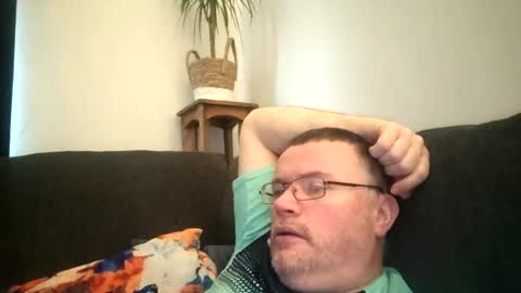 giddyup222222 online show from March 8, 2025, 5:33 pm