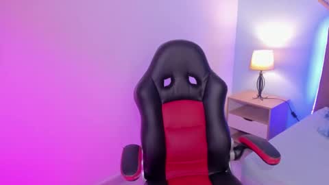 Snapshot of gigi_burns chatting on November 30, 2025, 1:15 pm gigi_burns online show from November 30, 2025, 1:15 pm