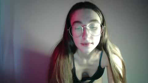 Snapshot of gigi_nix chatting on March 8, 2025, 2:40 pm Gigi online show from March 8, 2025, 2:40 pm