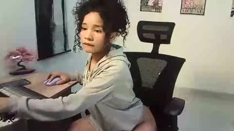 GIGI STCOTT online show from December 14, 2025, 2:39 am