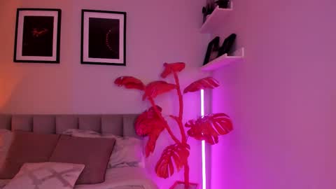 GIGI online show from March 28, 2026, 6:13 am