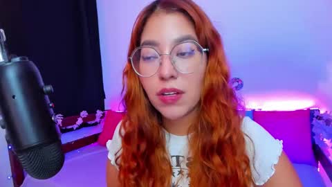 gigimooon online show from September 14, 2025, 11:59 pm