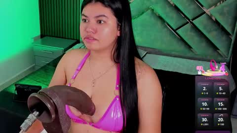 giia online show from October 12, 2025, 11:53 am