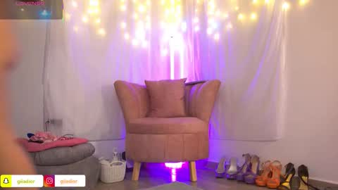 GiiaDior online show from October 27, 2025, 11:58 am