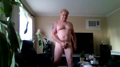 gimmmieoooo online show from March 6, 2025, 8:19 am