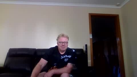 gimmmieoooo online show from February 13, 2026, 8:10 am