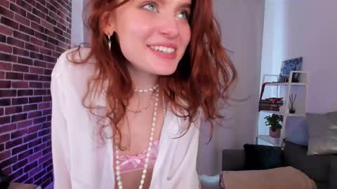 Snapshot of gin_yoon chatting on February 14, 2025, 9:34 am Gin online show from February 14, 2025, 9:34 am