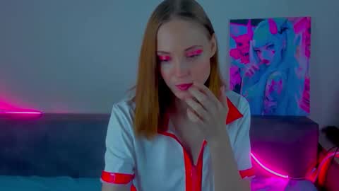 Snapshot of gina_lovelyy chatting on September 12, 2025, 3:28 am Gina online show from September 12, 2025, 3:28 am