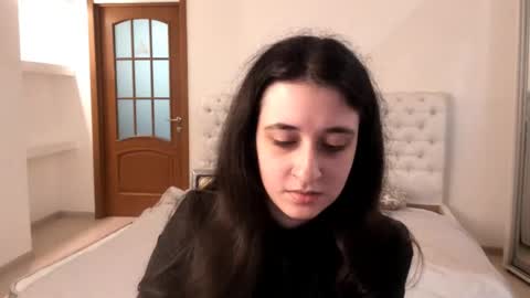 Kate online show from December 18, 2024, 10:19 am