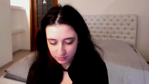 Kate online show from February 4, 2025, 12:33 pm