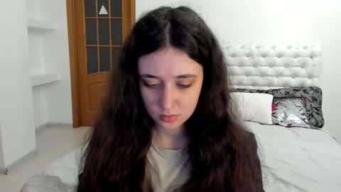 Kate online show from October 8, 2025, 7:50 am