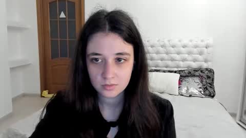 Kate online show from October 15, 2025, 9:53 am