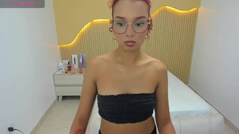 Snapshot of ginamorelo chatting on June 4, 2026, 7:42 pm G I A N A online show from June 4, 2026, 7:42 pm