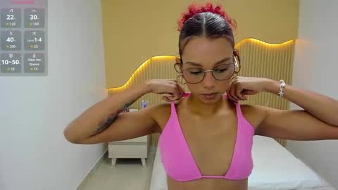 Snapshot of ginamorelo chatting on June 5, 2026, 8:03 pm G I A N A online show from June 5, 2026, 8:03 pm