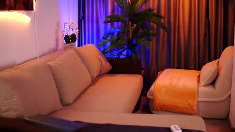 Gina online show from January 29, 2025, 8:25 pm