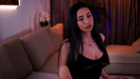 Gina online show from March 12, 2025, 7:28 pm