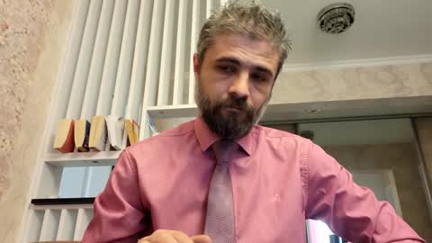 Snapshot of gindrie chatting on February 4, 2025, 12:44 pm Gabriel online show from February 4, 2025, 12:44 pm