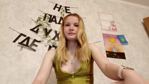 Snapshot of ginger_anna_est chatting on June 2, 2026, 2:41 pm Ginger Anna online show from June 2, 2026, 2:41 pm